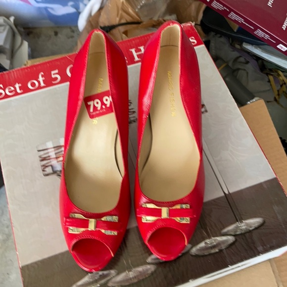 New red march fisher - Picture 1 of 2